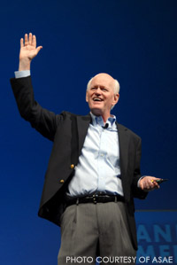 �W���b�N�E�E�F���`�̃R�[�`�Ƃ��Ē����ȃ}�[�V�����E�S�[���h�X�~�X���u���B���E�ő�́w����o�c�x����@�ցFASAE�N����c�ɓ��{AMC�����{���\���ĎQ���B